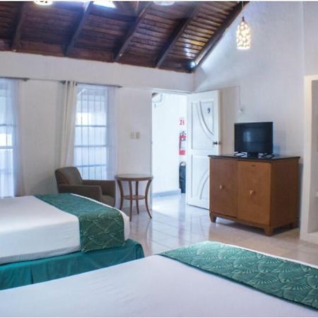 Hotel Central Station Тулум Экстерьер фото