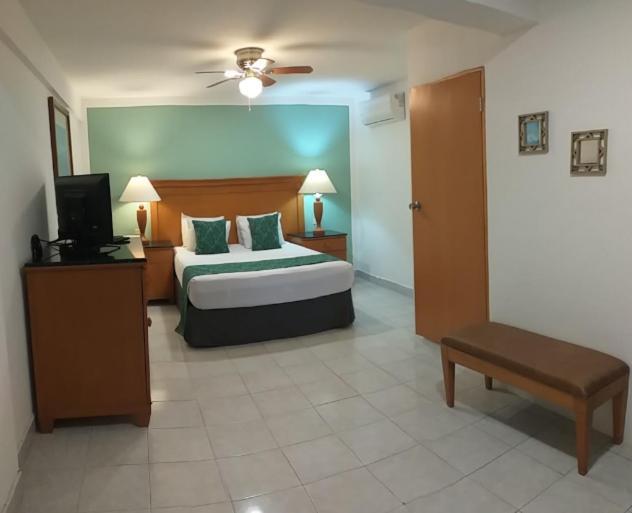 Hotel Central Station Тулум Экстерьер фото